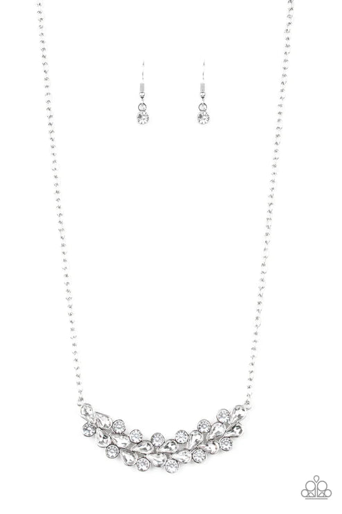 Special Treatment - White Round/Teardrop Bowing Necklace N#2151