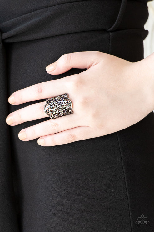 The Way You Make Me FRILL - Oversized Black/Gunmetal Floral Swirl Filigree Ring R#1755