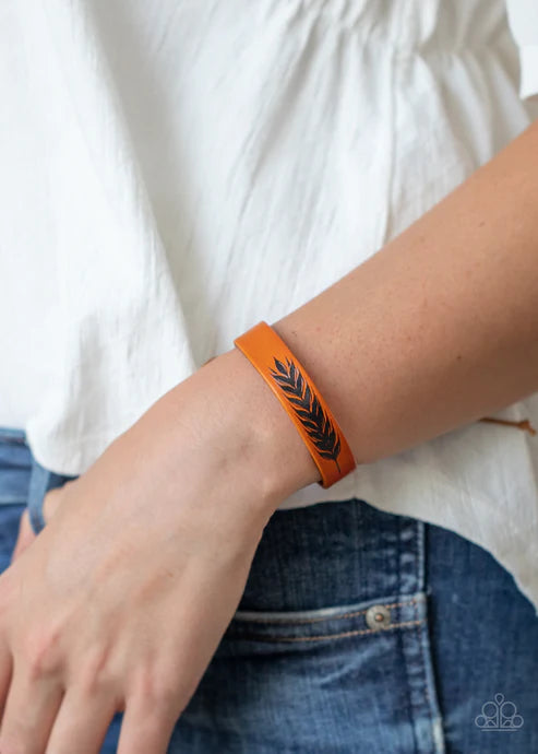 This QUILL All Be Yours - Brown/Black Free-Spirited Feather Sliding Knot Leather Urban Bracelet B#1994